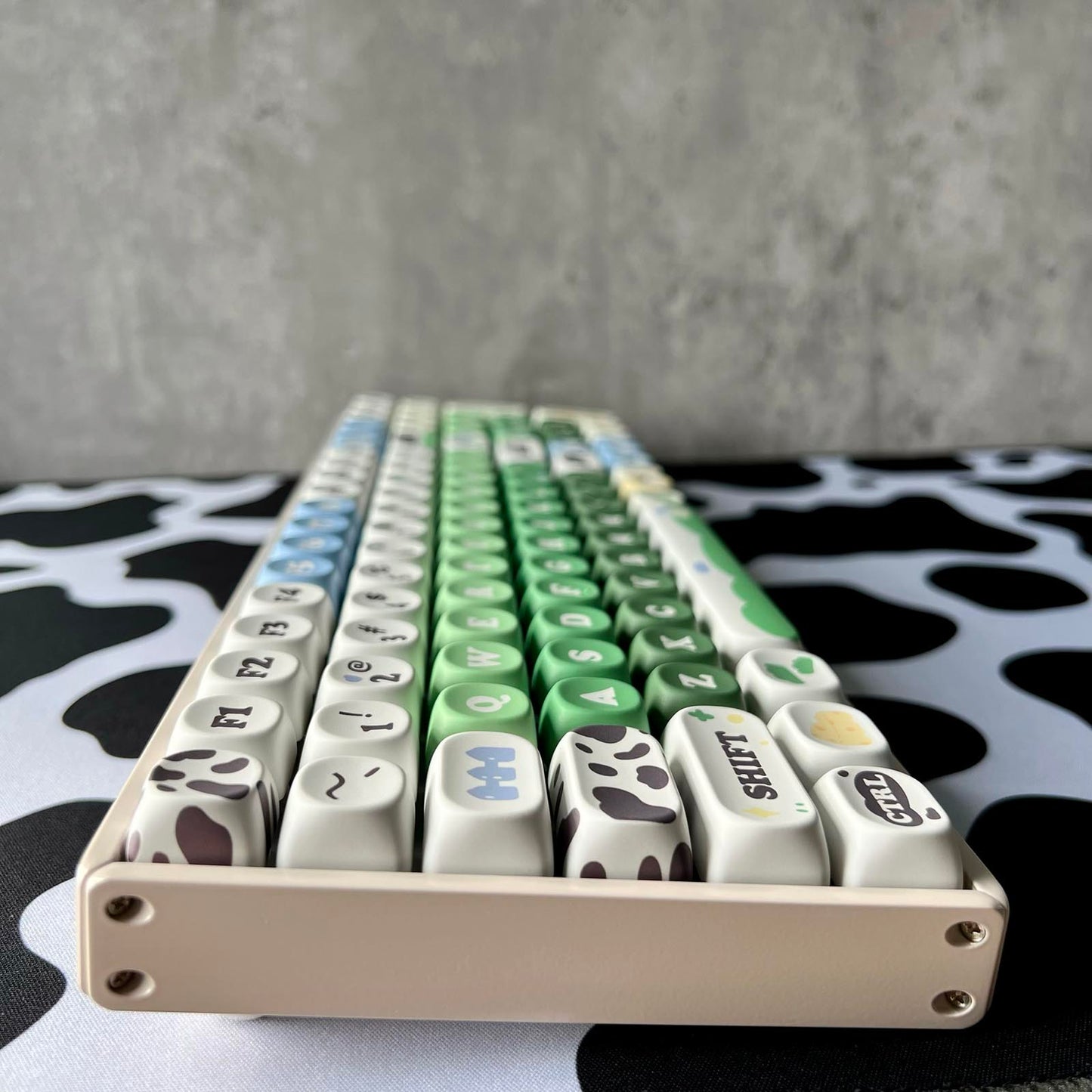 Milk & Meadow Keycap Set