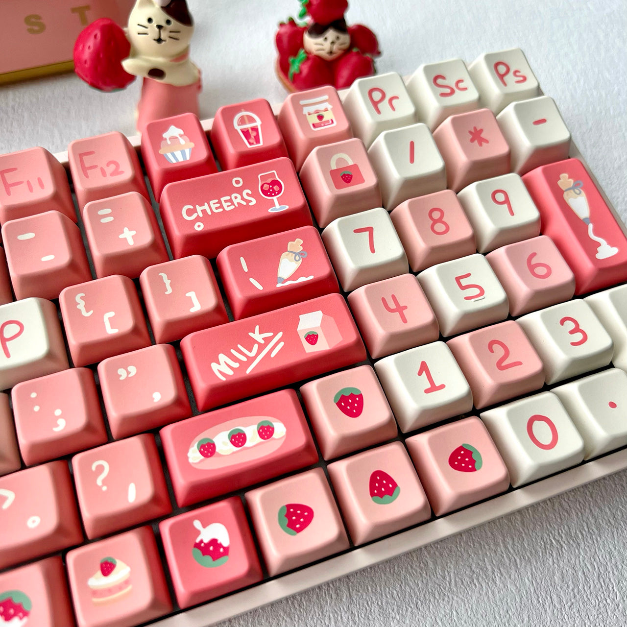 Sweet Strawberry Keycap Set